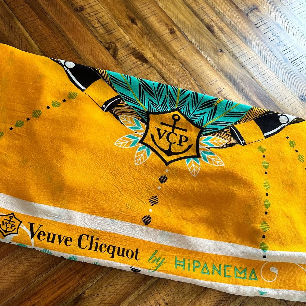 VEUVE CLICQUOT by HIPANEMA Scarf / Sarong